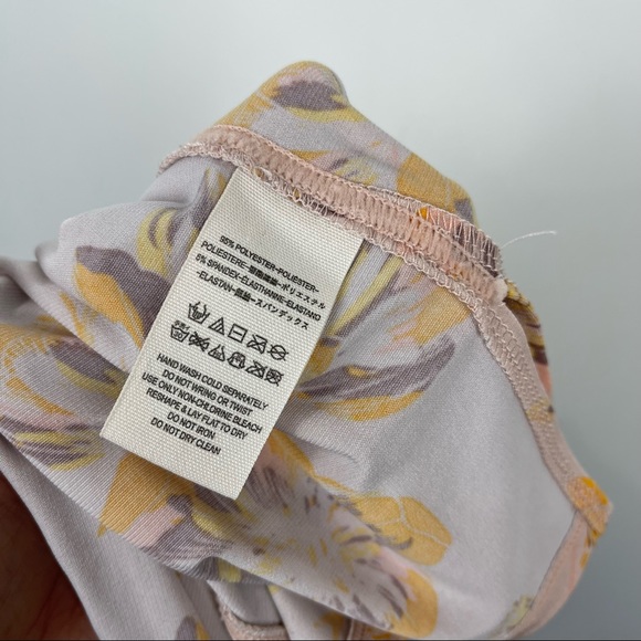 Free People Sleeveless Strappy Floral Print V-Neck Cami Top Size XS - Picture 7 of 7